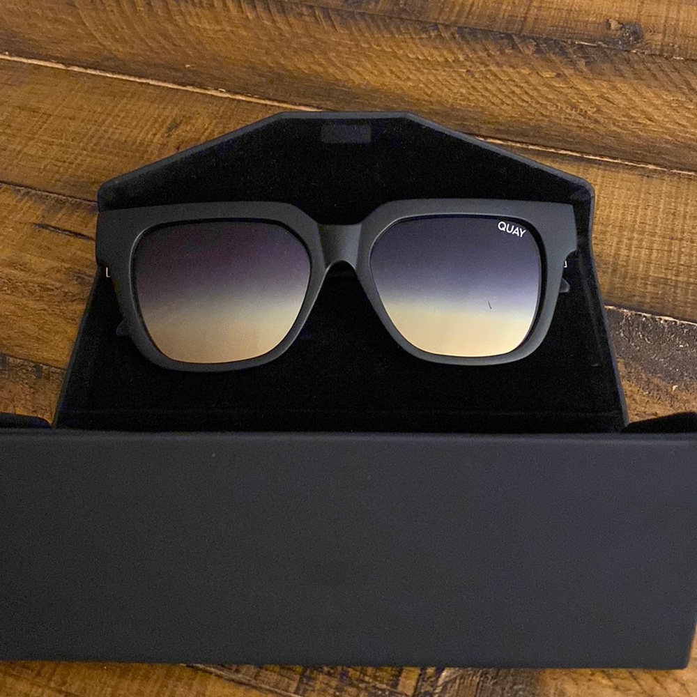 Quay sunglasses with a minor scratch